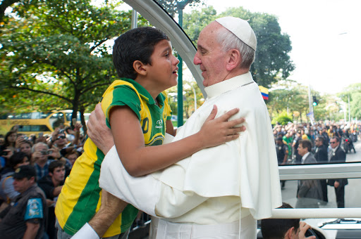 Papa Francisco con el nino brasilero &#8211; it
