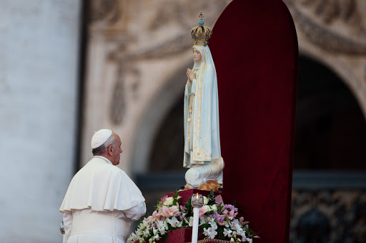 Our Lady of Fatima with Pope Francis &#8211; CPP