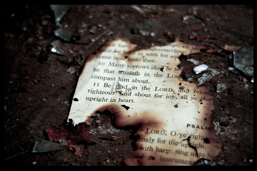 Christian book burning in Raqqa &#8211; it