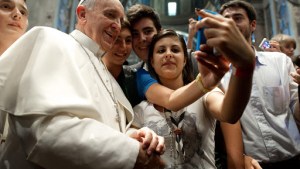Sondaggio su Papa e giovani