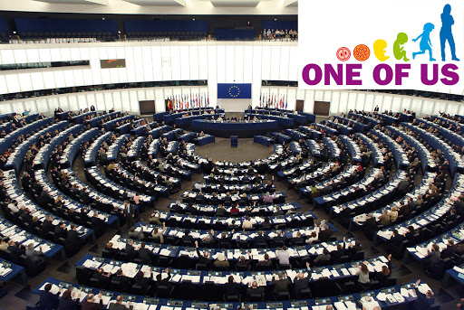 Parlamento europeo con il logo ONE OF US