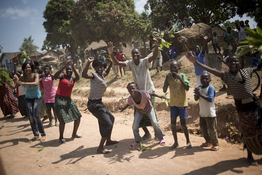 CENTRAL AFRICAN REPUBLIC, Bouar : People from Bouar welcome French militaries &#8211; it