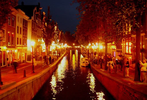 un quartiere a luci rosse (Amsterdam) &#8211; it