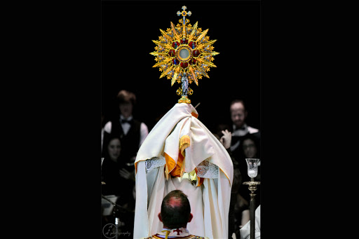 Adoration at the first Eucharistic Congress &#8211; it