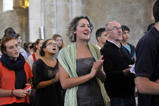 Mass with joy (Vezelay) &#8211; it