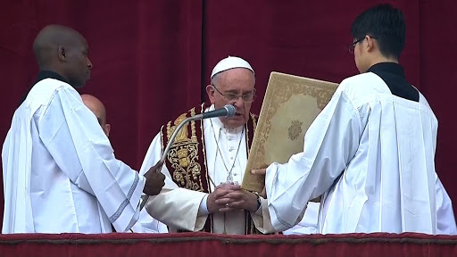 Bénédiction Urbi et Orbi : puisse le monde entendre le message du Pape ! &#8211; it