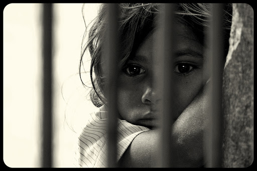 Poverty &#8211; Sad &#8211; Girl &#8211; A small child &#8211; Street &#8211; © Restless mind &#8211; CC &#8211; it