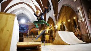 Church 3 : L’ ex chiesa di St. Joseph di Arnhem, in Olanda, è stata trasformata in uno skatepark – it