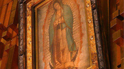 La &#8220;Tilma&#8221; miracolosa di Guadalupe custodita nel santuario mariano in Messico.