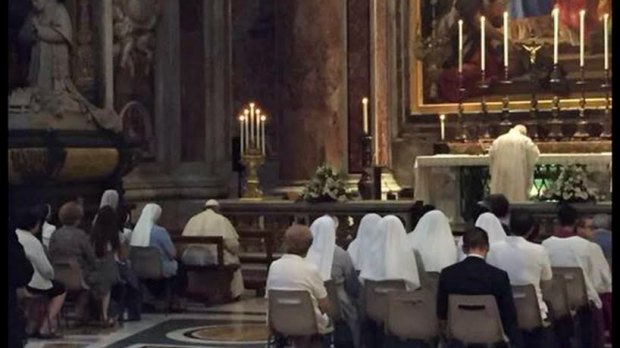 pope francis joins faithful in the pews in st peters basilica