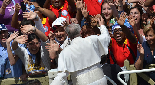 Papa Francisco saúda fiéis após Missa de Pentecostes &#8211; it