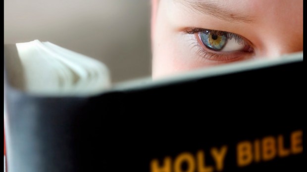 Holly+Bible+-+Reading+a+Bible+-+Child++