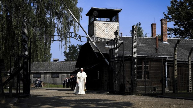 Papa Francesco &#8211; olocausto &#8211;  Auschwitz