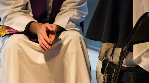 Catholic priest &#8211; confession &#8211; Nun &#8211; Pope Francis at Madison Square Garden
