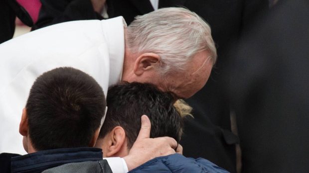 web-pope-francis-hug-inmates-young-boy-rs21962_web-pope-francis-general-audience-c2a9-antoine-mekary-aleteia-dsc0630