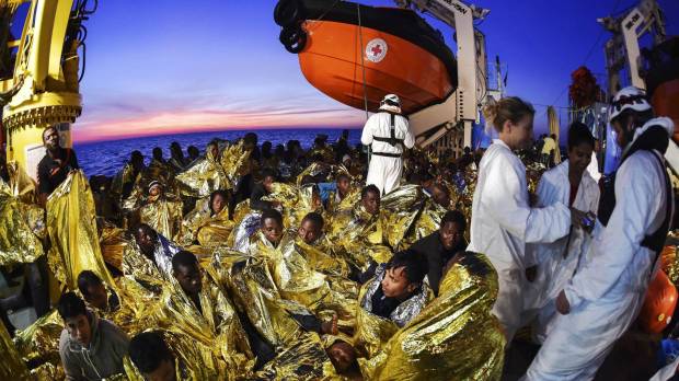 web-rescue-immigrants-lybia-italy-gettyimages-621190572-andreas_solaro-afp-getty_images-ai