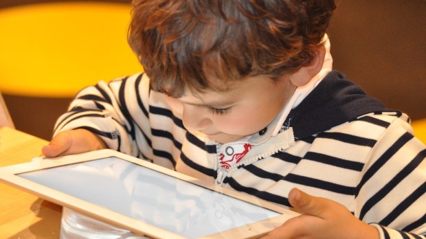 bambino tablet tecnologia