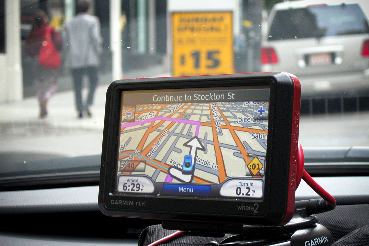 web-gps-dashboard-car-windshield-richy-cc
