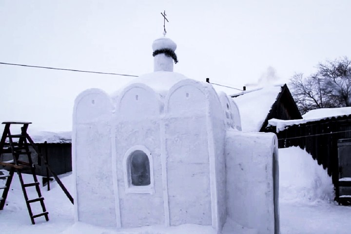 web-siberia-sosnovka-church-ice-snow-supplied-photo