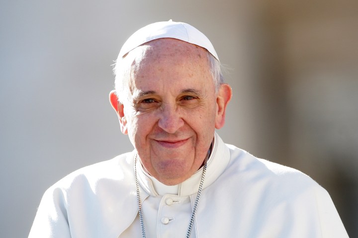 Pope Francis Meets Fiances on Valentine’s Day