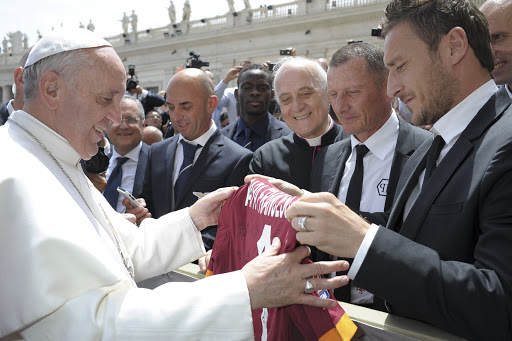 Pope Francis with Francesco Totti – fr