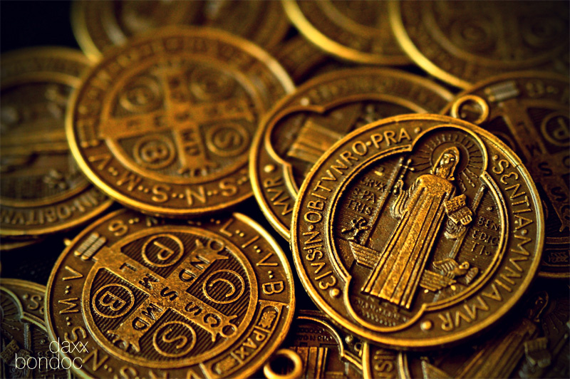 st_benedict_s_medal_by_daxxbondoc-d79ig26.jpg