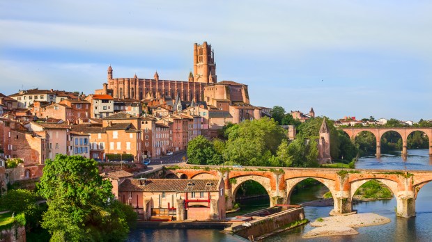 WEB ALBI CATHEDRAL FRANCE RIVER ©  Natashilo &#8211; Shutterstock