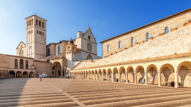 WEB-Basilica of Saint Francis-Assisi-Italy-shutterstock_496612627-Valery Rokhin-AI