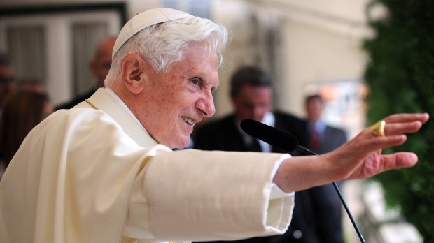 WEB-POPE-BENEDICT-XVI-PROFILE-HAND-UK-Catholic-Marcin-Mazur-CC