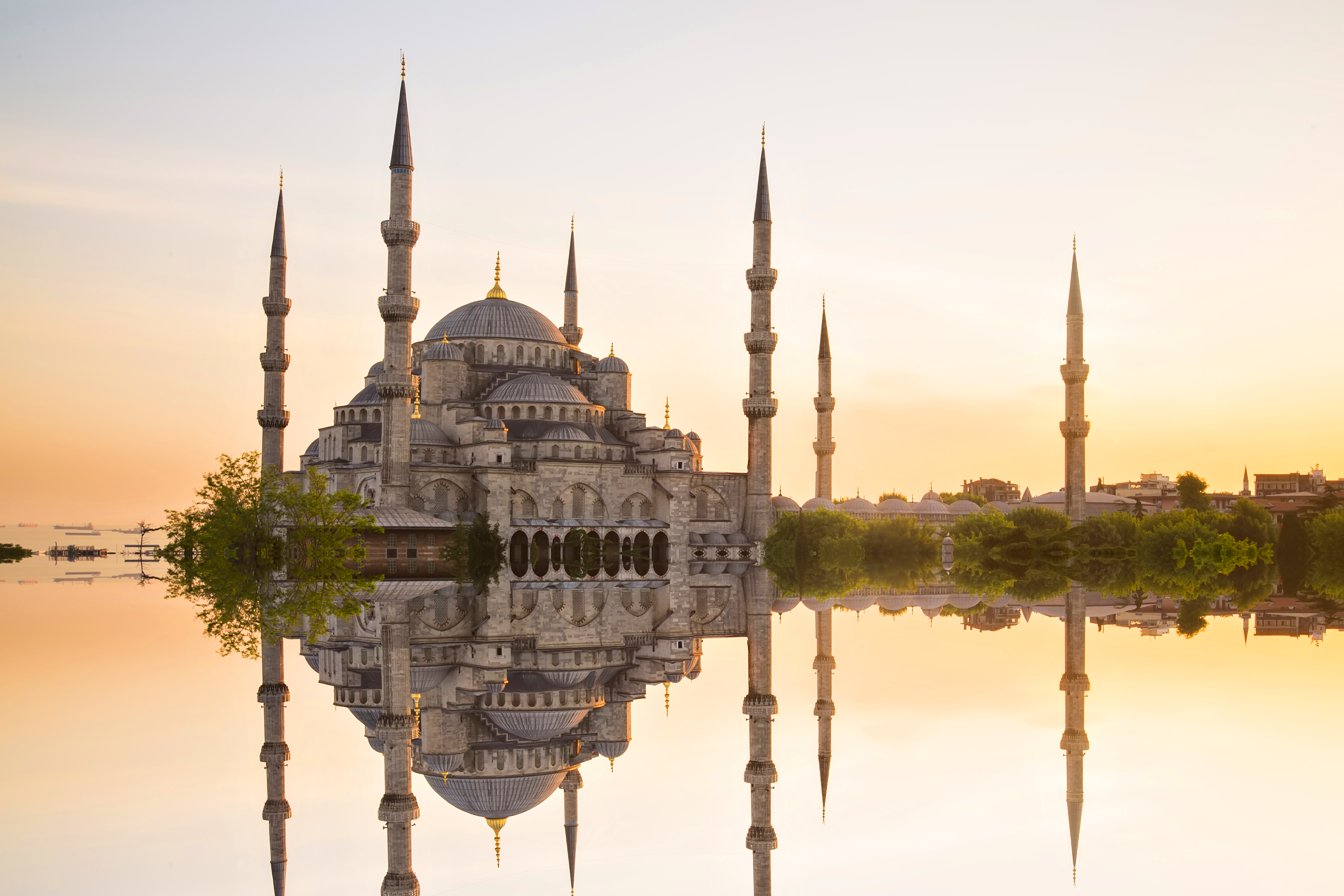 WEB SAINT SOFIA INSTANBUL TURKEY Samet Guler:Shutterstock