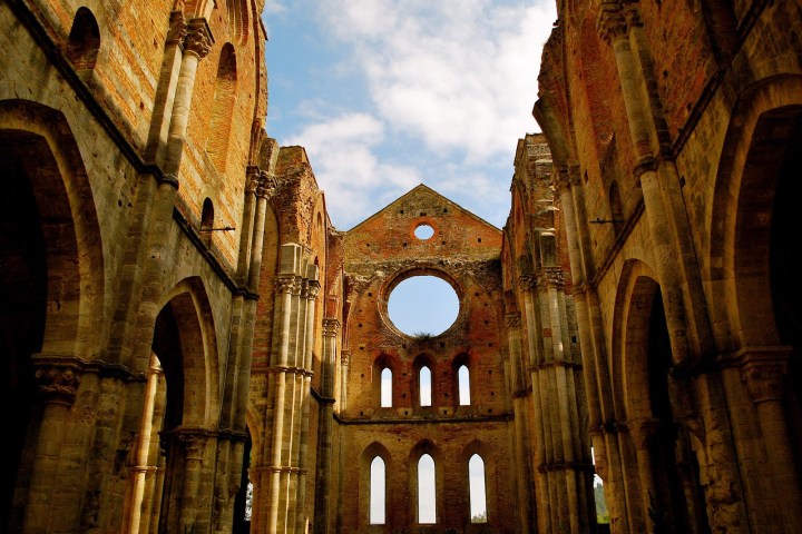 web-san-galgano-abbey-italy-2-antonio-cinotti-cc