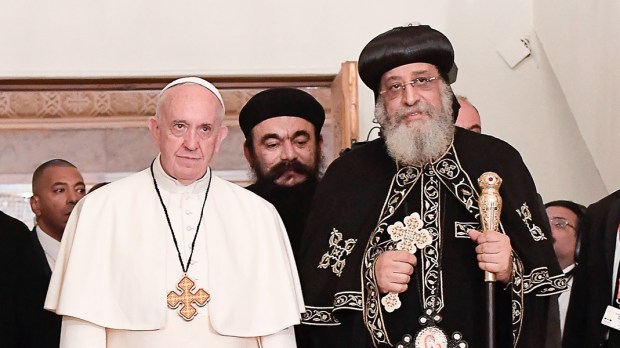 WEB3-POPE-FRANCIS-TAWADROS-EGYPT-CAIRO-EP001-000_NY6FI-Osservatore-Romano-Handout-via-AFP