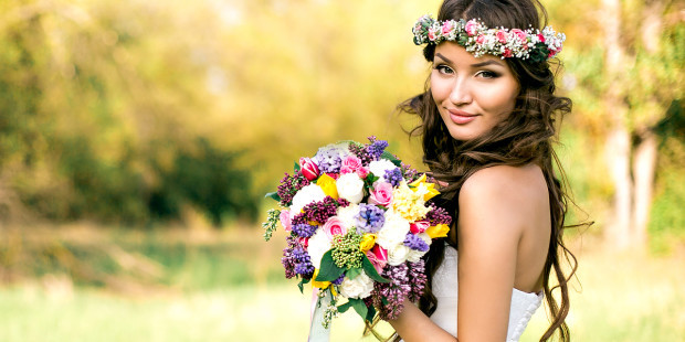 web3-bride-bridal-fashion-flowers-flower-crown-makeup-shutterstock