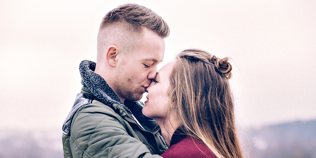WEB3 COUPLE KISSING NOSE BOYFRIEND GIRLFRIEND HUSBAND WIFE CC