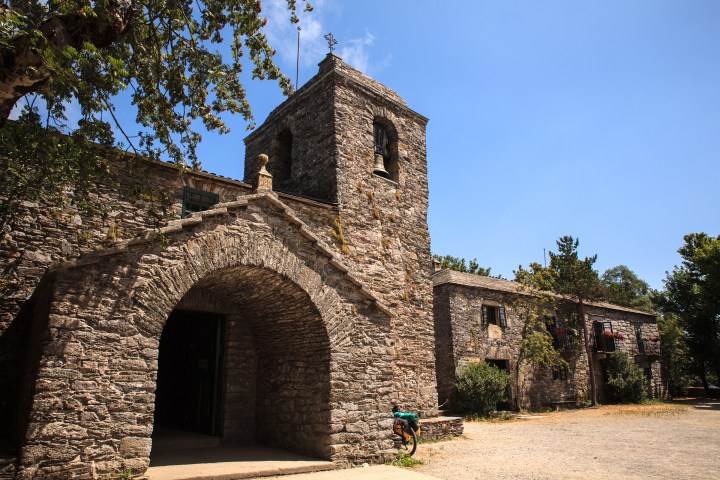 WEB2-COMPOSTELLA-DI-SANTIAGO-CHURCH-SANTA-MARIA–CEBREIRO-SPAIN–shutterstock_558746836-Shutterstock