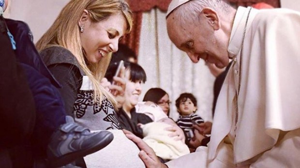 WEB3 POPE FRANCIS BLESSES PREGNANT WOMAN MOTHER Franciscus Instagram