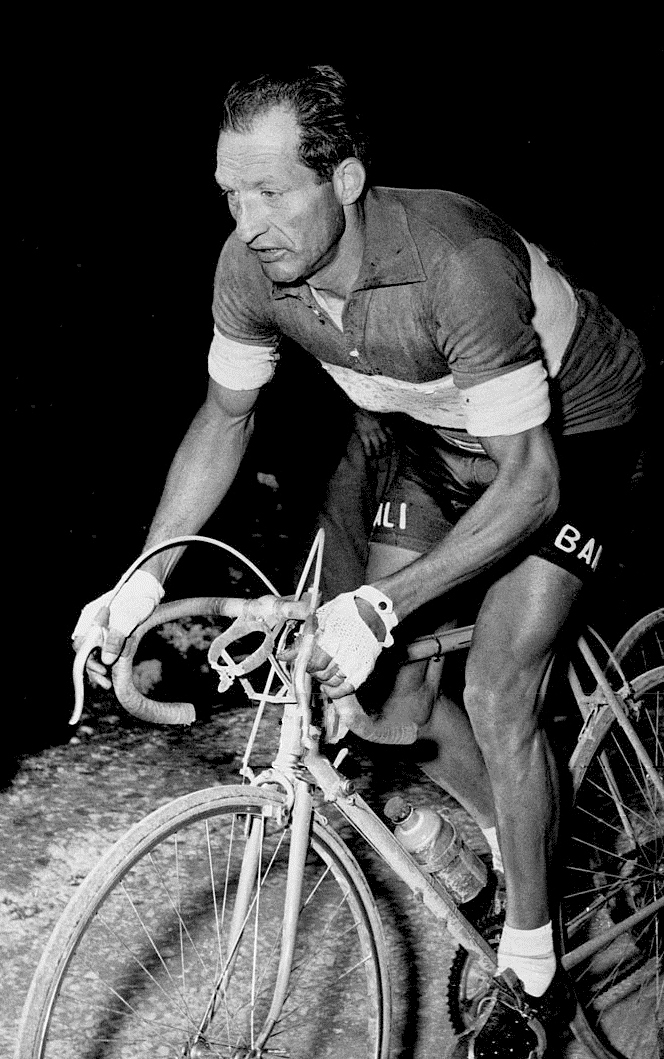 ITALY-CYCLIST-Gino_Bartali_1945-PD