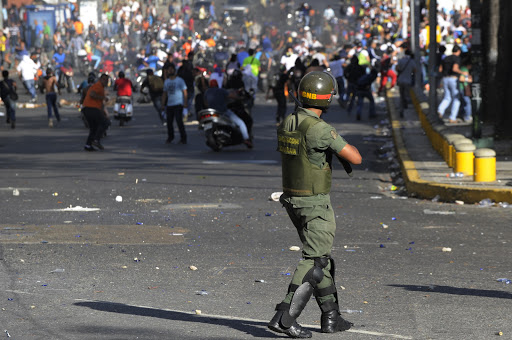 Venezuela anti-government protesters – riots – pt