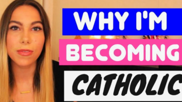 Lizzie Estella Reezay se converte ao catolicismo