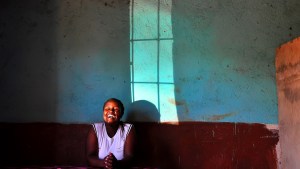 AFRICAN GIRL SMILING