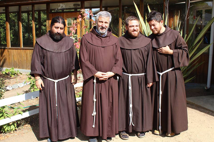 WEB-MISSION-FRANCISCAN-CHILE-0003-Facebook-Hermanos Franciscano Chile