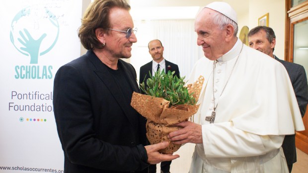 VATICAN-RELIGION-MUSIC-POPE-BONO