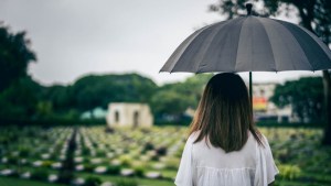 WOMAN,CEMETERY