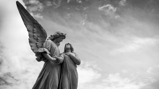 Invocare il proprio angelo: una pratica che ci fa sentire protetti.