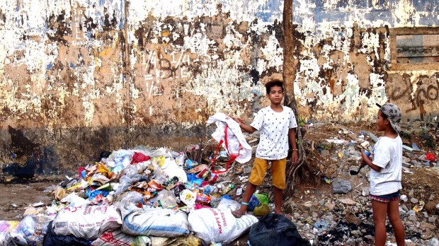 PHILIPPINES STREET CHILDREN