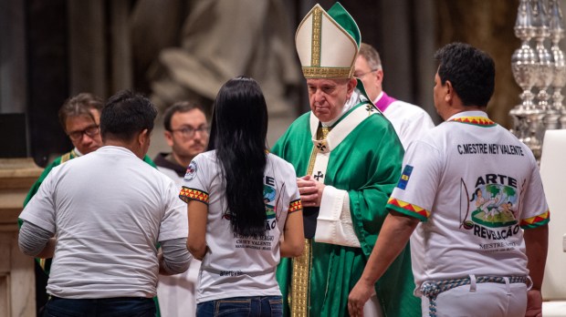 amoct2719-pope-francis-holy-mass-closing-amazonia-synod-antoine-mekary-aleteia-am_3616.jpg