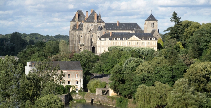 abbey-of-saint-pierre-de-solesmes.jpg