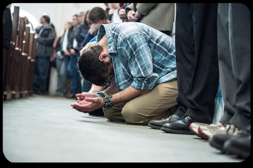 WEB-Men-Praying-Kneeling-Jeffrey-Bruno