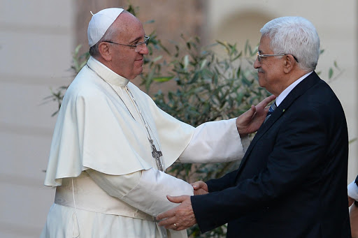 Pope Francis with Mahmud Abás &#8211; AFP &#8211; en