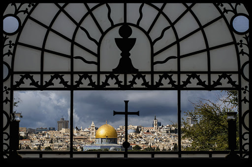 Christianity and Islam © Anastazzo / Shutterstock